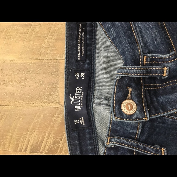 Hollister Jeans - Picture 2 of 3